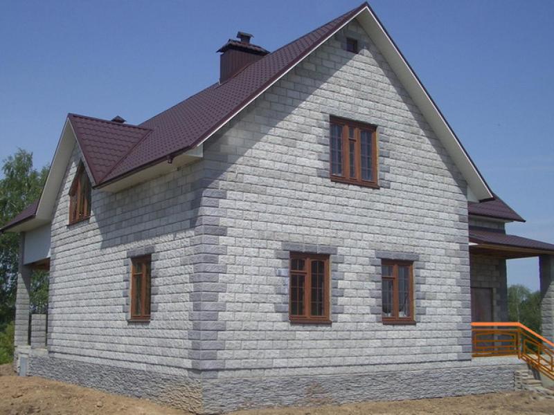 Пример дома, построенного из пеноблоков