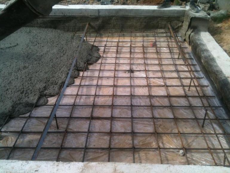 Заливка бетоном под плиту на гараж